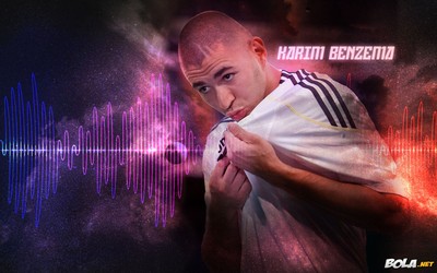 电竞牛精华-格里马尔多进球后敬军礼庆祝